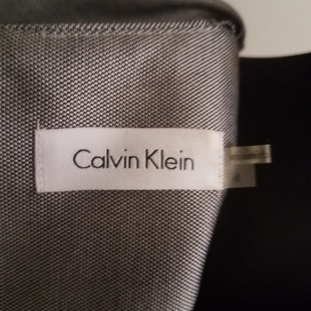 Calvin Klein - Picture 5 of 6